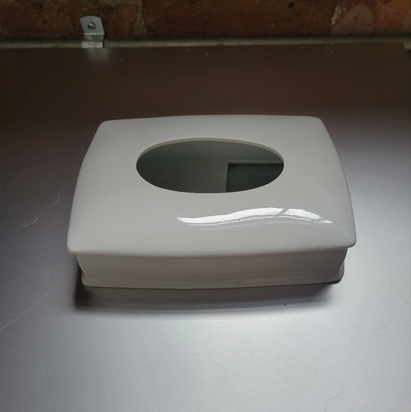 Pordamsa White Porcelain Napkin Holder Tissue Box Cover - Picture 2 of 5
